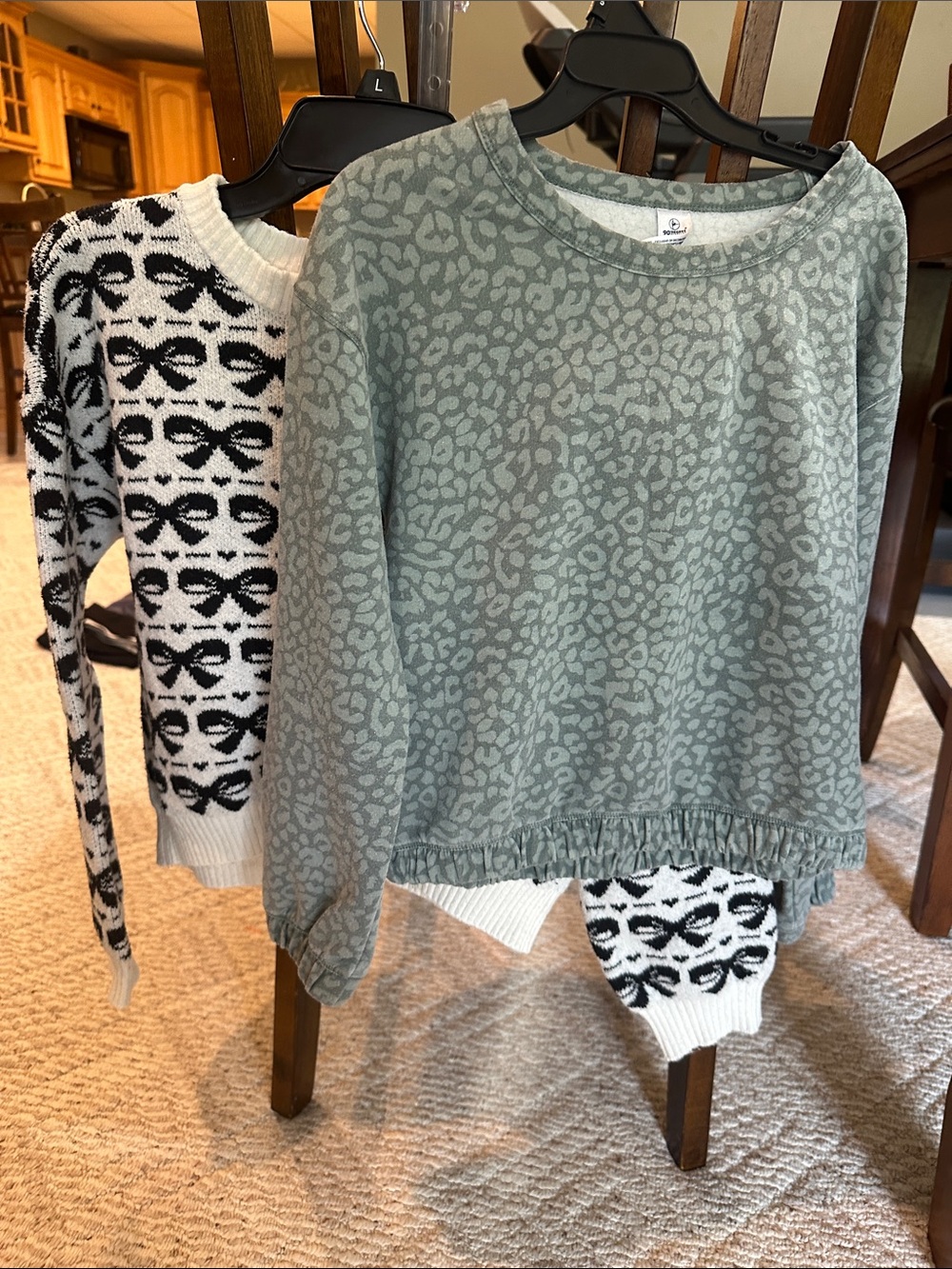Girls Printed Sweater/Sweatshirts - 10